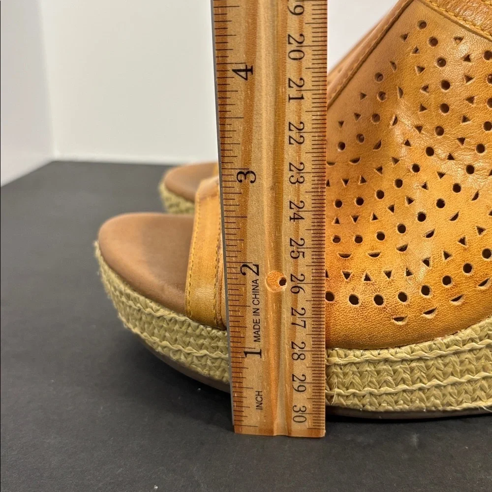 Cobb Hill Tan Leather Perforated Slingback Wedge Sandals Women’s 8
